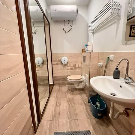 Exceptional Refurnished Location 소피아