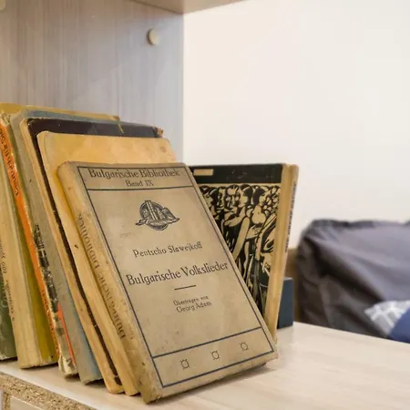 Exceptional Refurnished Location *