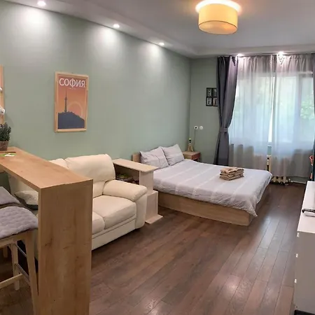 Exceptional Refurnished Location * 索菲亞