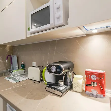 아파트 Exceptional Refurnished Location