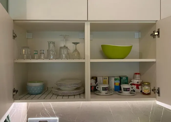 דירה Exceptional Refurnished Location *