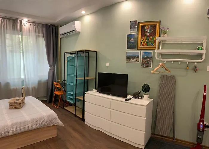 Exceptional Refurnished Location דירה סופיה